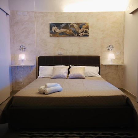 Holiday House Plebiscito คาตาเนีย ภายนอก รูปภาพ